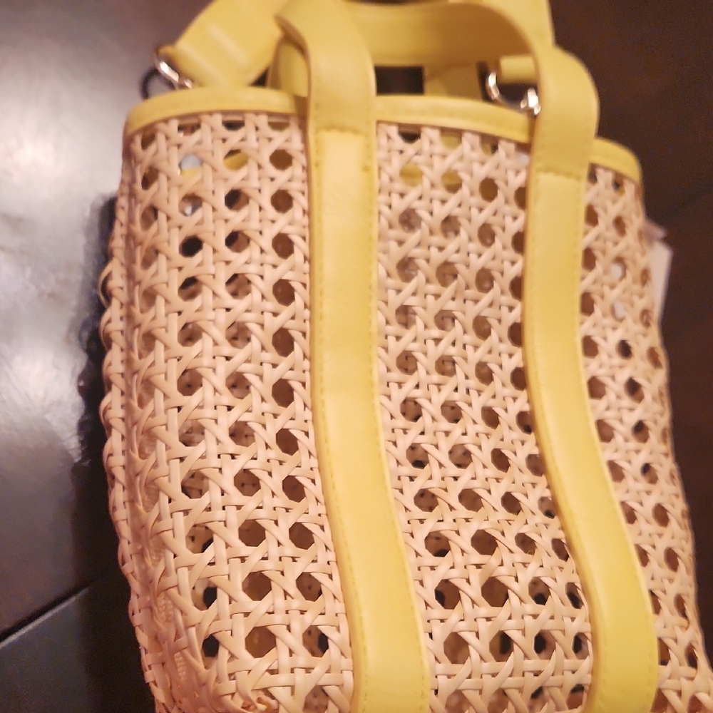 Universal Thread Yellow and Tan Woven Tote - Picture 5 of 16